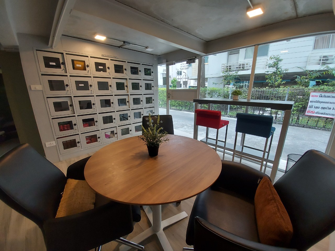 รูปหน้าตึกและส่วนกลาง Udomsuk Space_๒๑๐๖๓๐_4